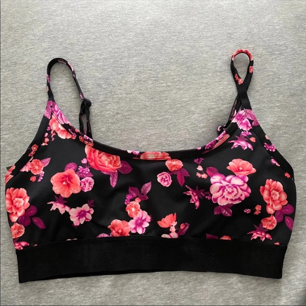 PINK Ultimate Lightly Lined Sports Bra